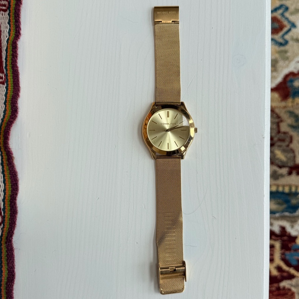 Michael Kors Men's Gold-Tone Mesh Strap Watch - Picture 3 of 7